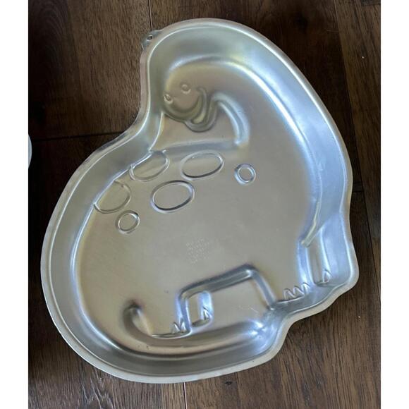 Wilton Cake Pans Lot of 8: Michelangelo,Barney,Smurf, Pooh, Clown, Dinos, Doll - Picture 6 of 11